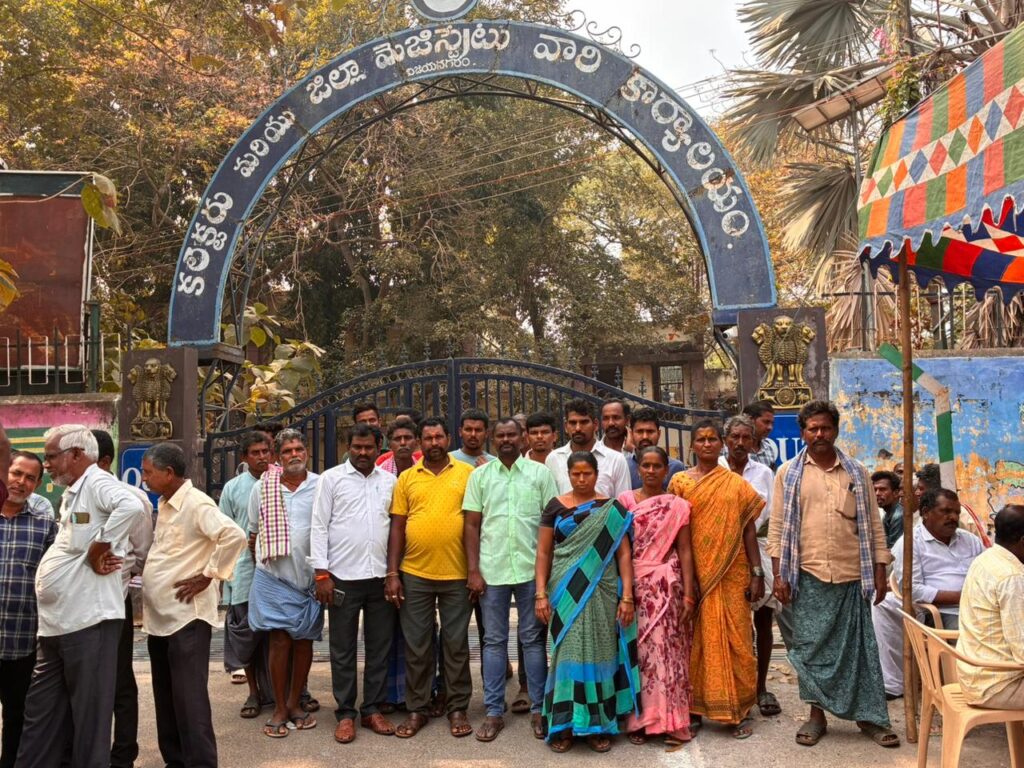 Farmers protest against the construction of the ROB.