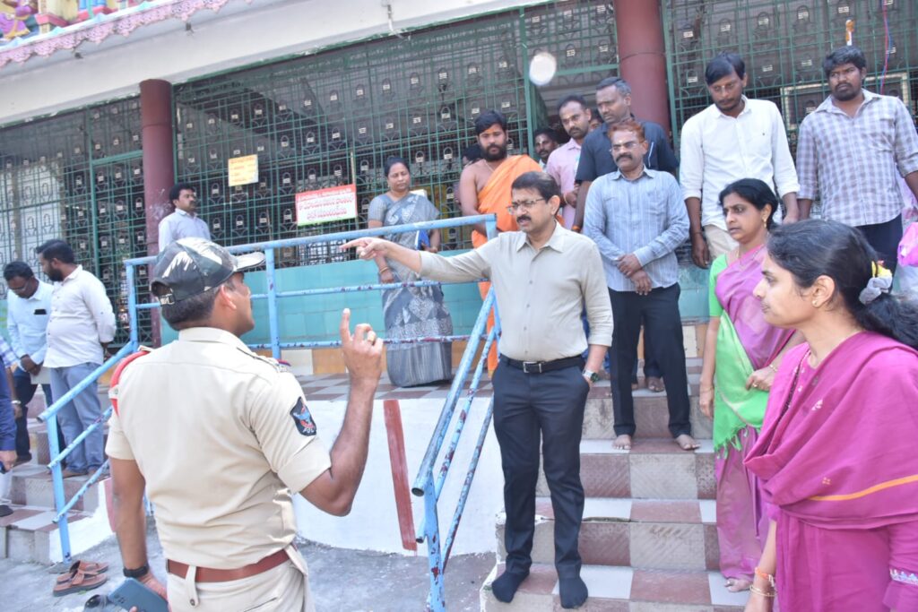 Devotees should not be inconvenienced - Collector